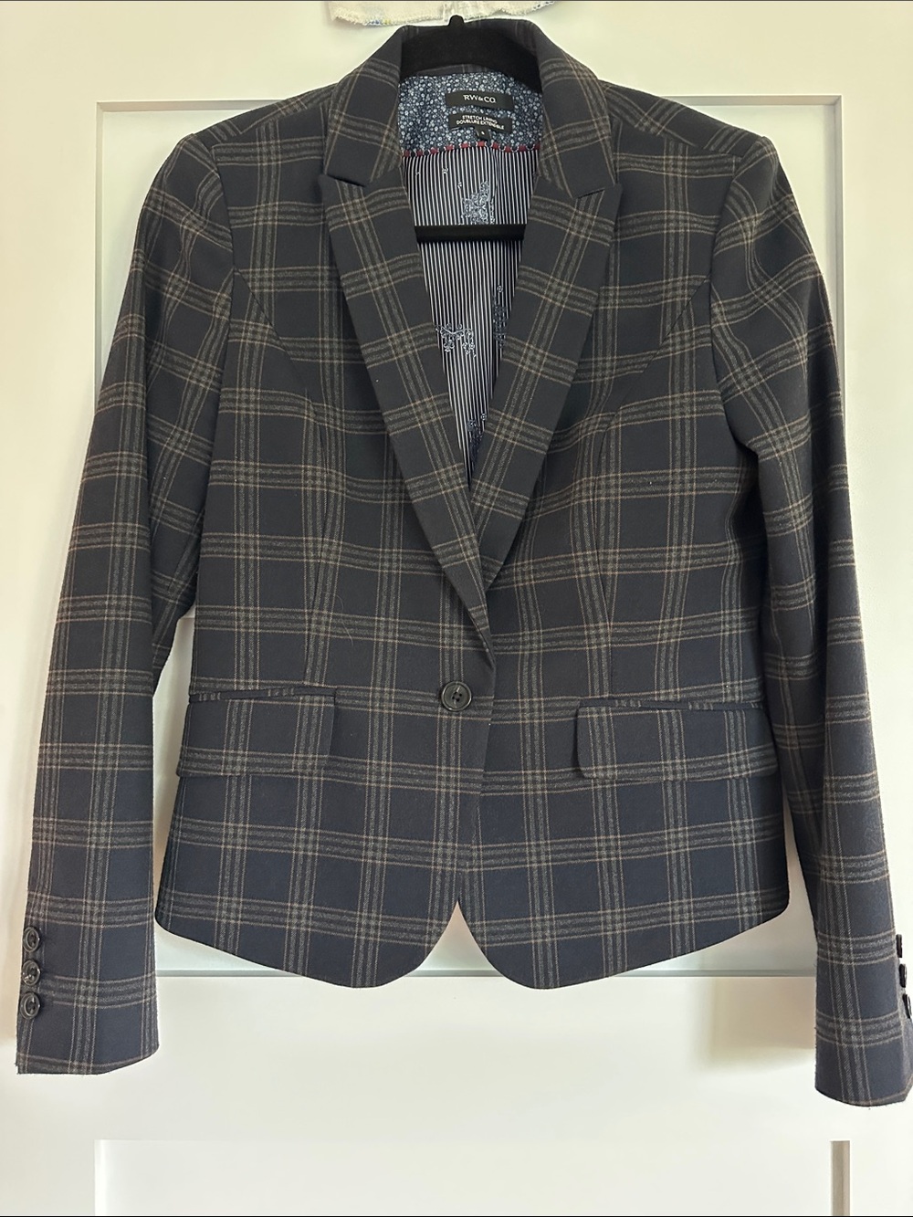 RW&Co. stretch lining navy gray plaid blazer size 8